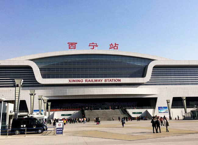 白云矿区西宁高铁站